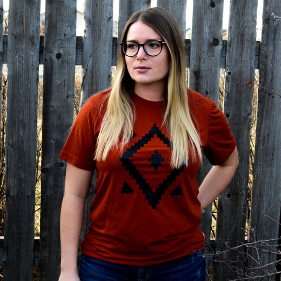 The Sailor Sunset Tee - Picture 4 of 5